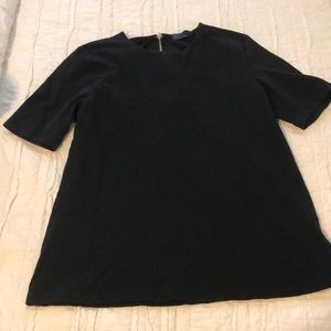 GAP Elevated Black Tee - Size M